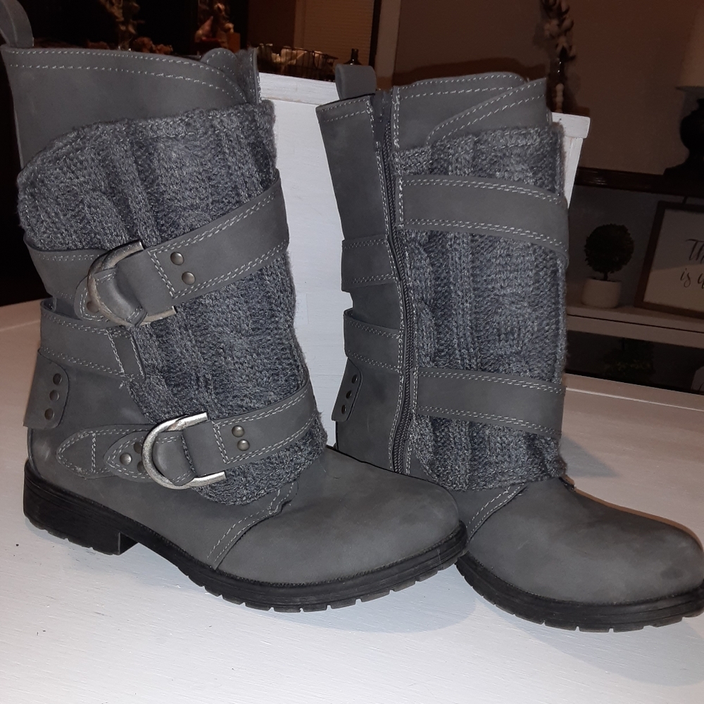 Gray boots - Picture 2 of 3